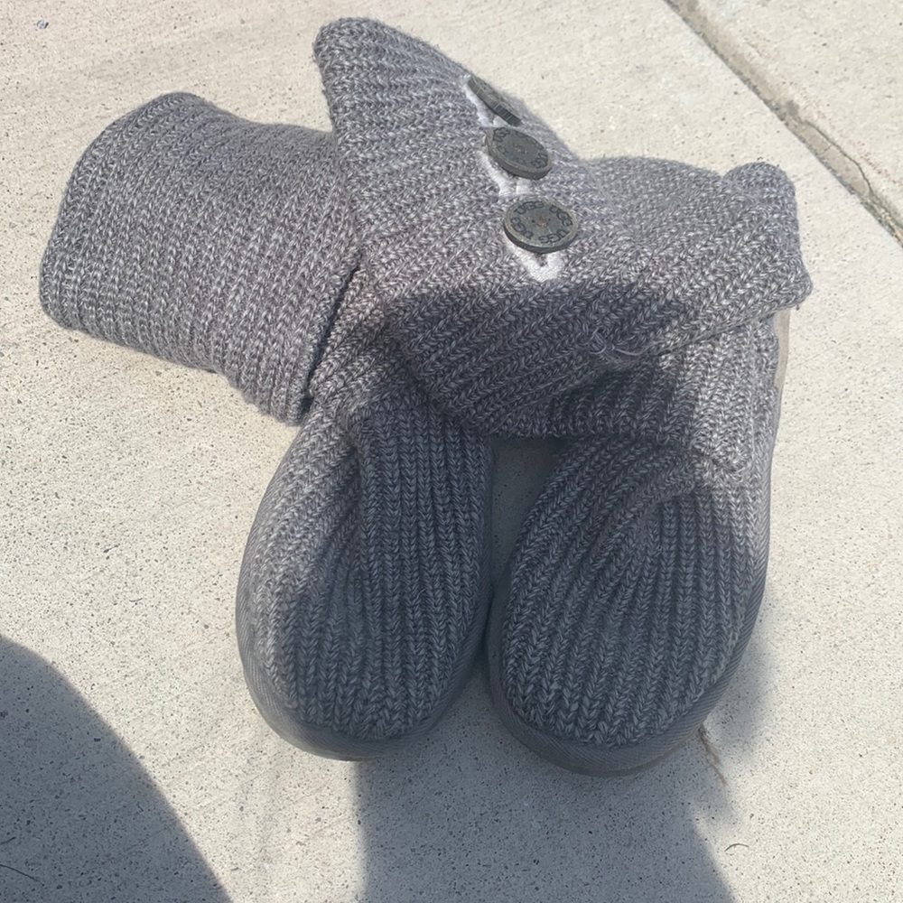 Used Ugg knit boots